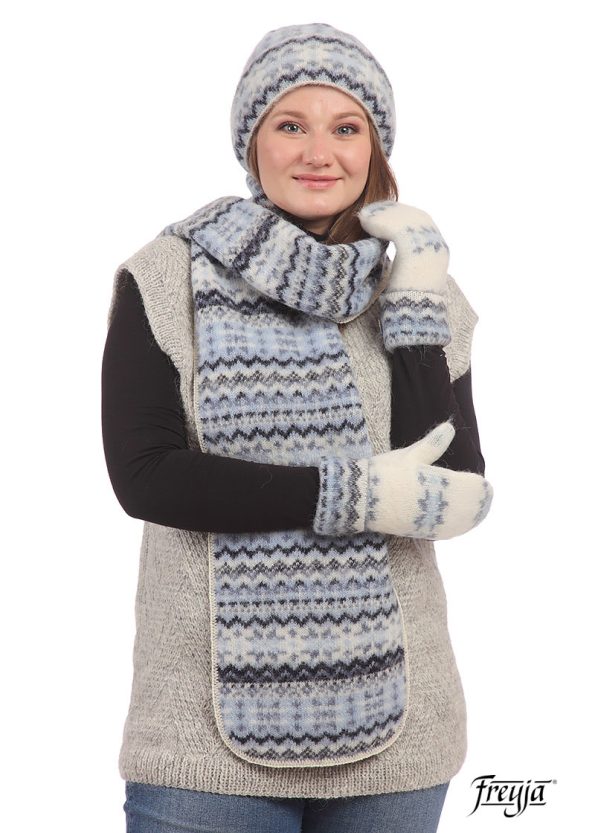 Подарочный набор снежинка: шерстяной шарф варежки шапка с отворотом
