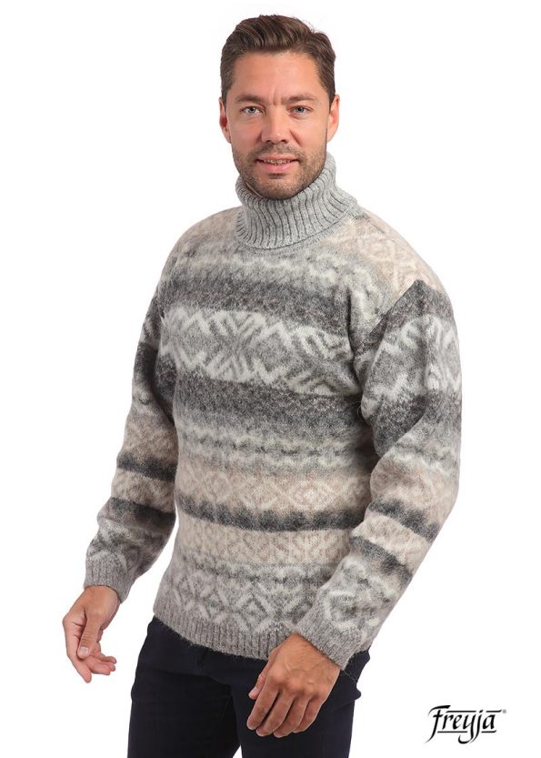 Зимний мужской свитер с горлом шерстяной с узорами