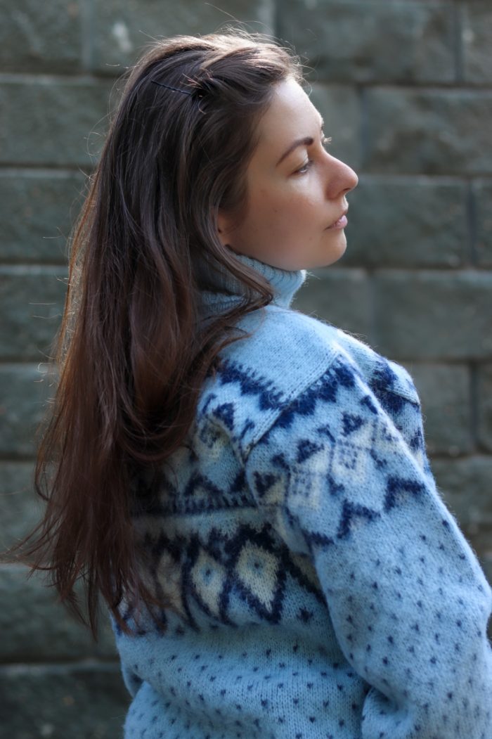 Зимний свитер женский с горлом шерстяной теплый с узором