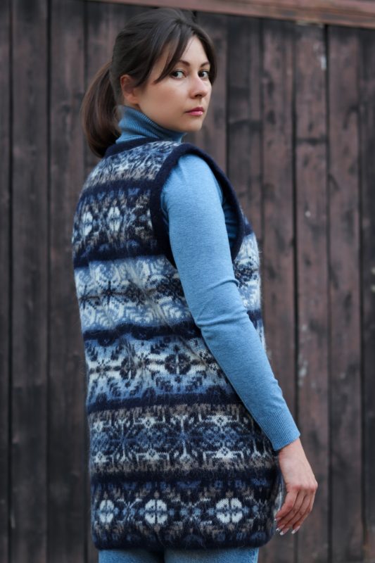 Удлиненный жилет с пуговицами женская шерстяная безрукавка