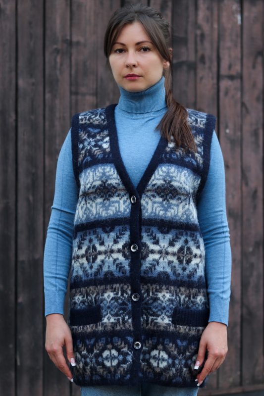 Удлиненный жилет с пуговицами женская шерстяная безрукавка