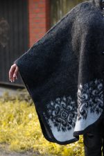 Пончо вязаное уникальная женская накидка на пуговицах