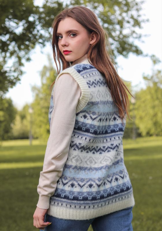 Жилет вязаный на пуговицах женская безрукавка