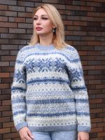 Джемпер вязаный женский в полоску с узором светлый Джемпер вязаный женский в полоску с узором светлый