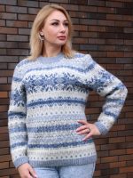 Джемпер вязаный женский в полоску с узором светлый Джемпер вязаный женский в полоску с узором светлый