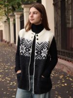 Жилет вязаный женский с узором