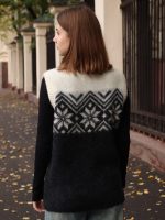 Жилет вязаный женский с узором