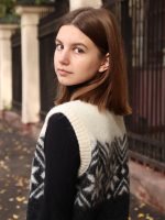 Жилет вязаный женский с узором