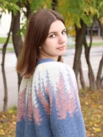 Свитер шерстяной голубой Лопапейса