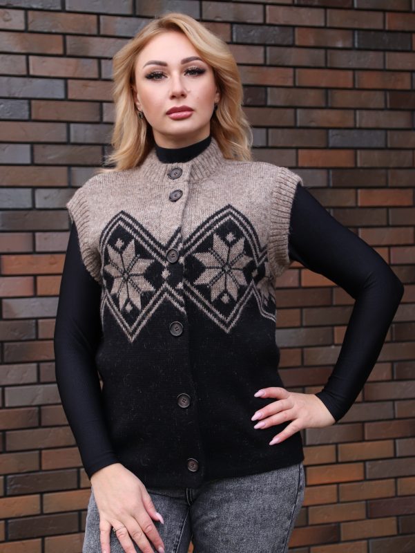Жилет вязаный женский с узором