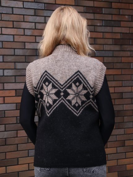 Жилет вязаный женский с узором