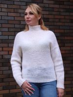 Свитер шерстяной белый Свитер шерстяной белый