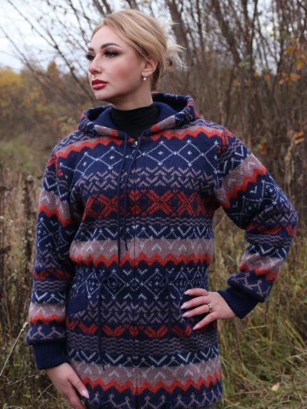 Жакет шерстяной с капюшоном