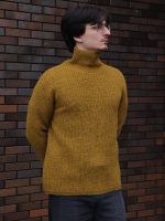 Зимний мужской свитер однотонный