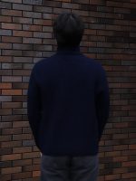 Зимний мужской свитер однотонный