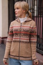 Кардиган вязаный женский с капюшоном Кардиган вязаный женский с капюшоном