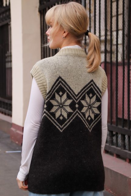 Жилет вязаный женский с узором