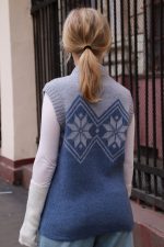 Жилет вязаный женский с узором
