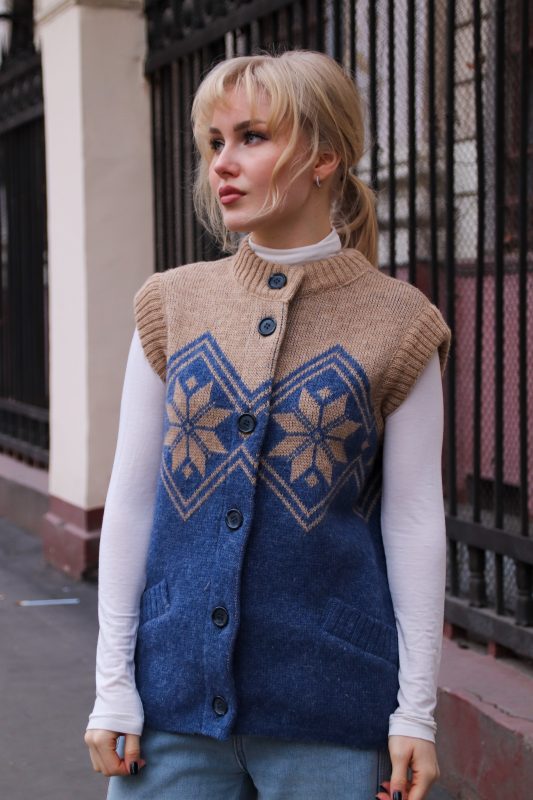 Жилет вязаный женский с узором