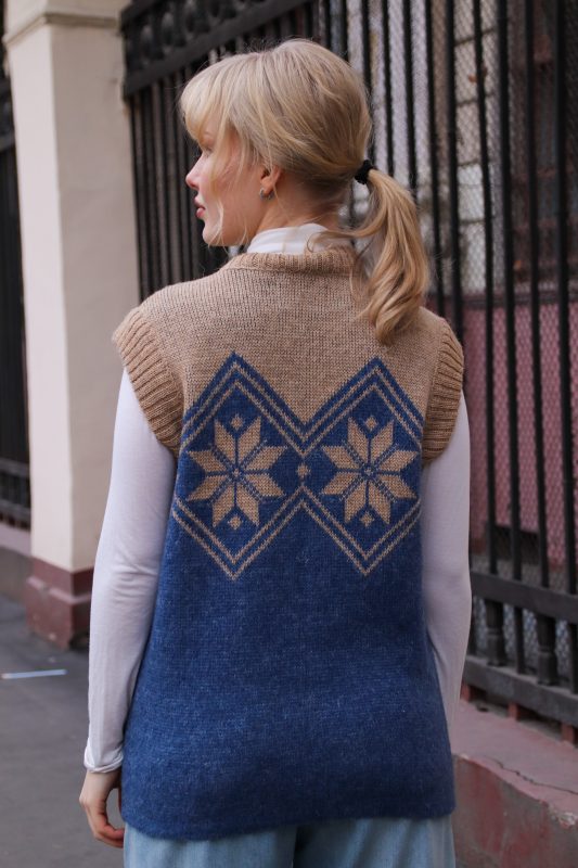 Жилет вязаный женский с узором