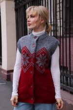 Жилет вязаный женский с узором Жилет вязаный женский с узором