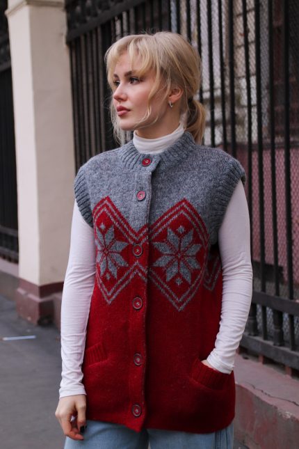 Жилет вязаный женский с узором